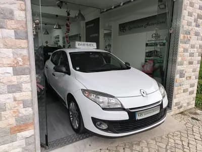 Vendo Renault Mégane 2013 - 4950 EUR, 317737 km - AUTO.MOTO.pt