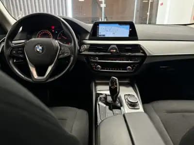 Vendo BMW 520 2018 - 24990 EUR, 153000 km - AUTO.MOTO.pt