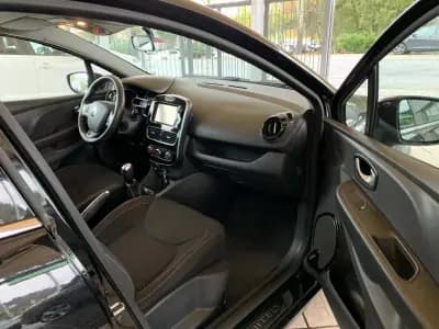 Sell Renault Clio 2018 - 11950 EUR, 83388 km - AUTO.MOTO.pt