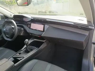 Vendo Peugeot 308 2023 - 18900 EUR, 75511 km - AUTO.MOTO.pt