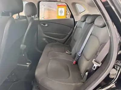 Vendo Renault Captur 2017 - 13750 EUR, 136000 km - AUTO.MOTO.pt