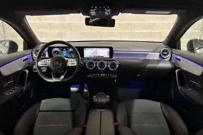 Vendo Mercedes-Benz A 250 Limousine 2022 - 31950 EUR, 32438 km - AUTO.MOTO.pt