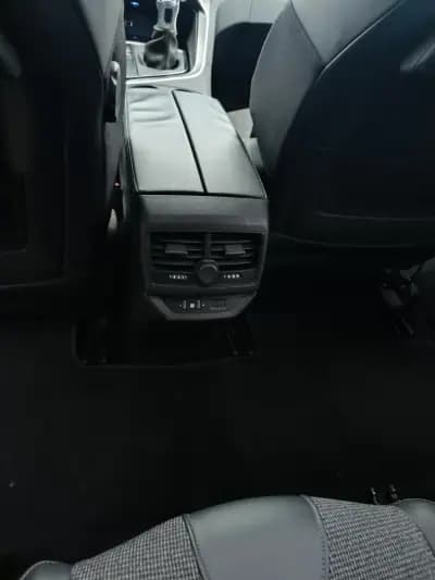 Vendo Peugeot 5008 2018 - 14990 EUR, 172200 km - AUTO.MOTO.pt