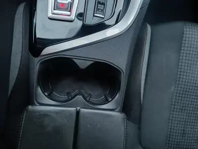 Vendo Peugeot 5008 2021 - 19900 EUR, 128209 km - AUTO.MOTO.pt