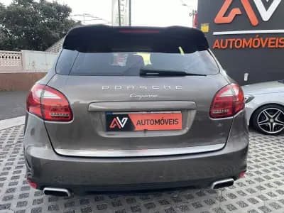 Vendo Porsche Cayenne 2011 - 25950 EUR, 237203 km - AUTO.MOTO.pt
