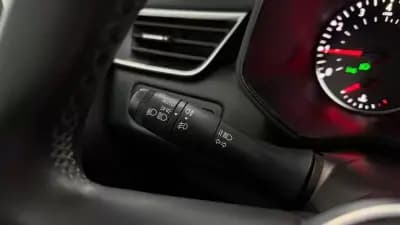 Vendo Renault Clio 2022 - 14900 EUR, 136243 km - AUTO.MOTO.pt