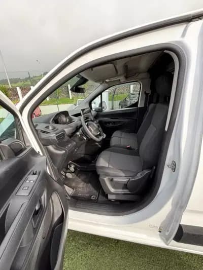 Vendo Peugeot Partner 2020 - 17990 EUR, 116800 km - AUTO.MOTO.pt