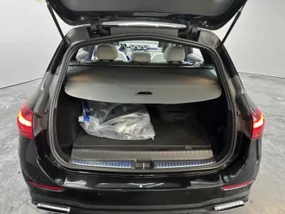 Vendo Mercedes-Benz C 300 2024 - 51990 EUR, 20500 km - AUTO.MOTO.pt