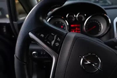 Sell Opel Astra Sports Tourer 2015 - 7999 EUR, 278000 km - AUTO.MOTO.pt