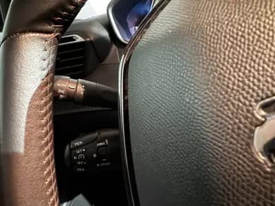 Vendo Peugeot e-2008 2021 - 19900 EUR, 40000 km - AUTO.MOTO.pt