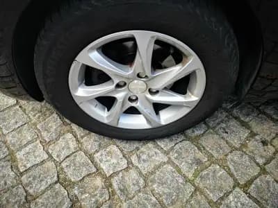 Sell Peugeot 208 2014 - 7750 EUR, 96000 km - AUTO.MOTO.pt