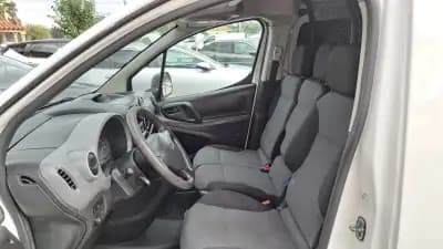 Vendo Peugeot Partner 2018 - 9900 EUR, 250472 km - AUTO.MOTO.pt