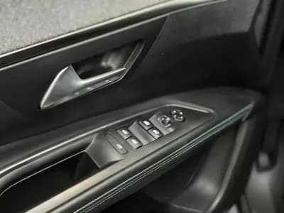 Sell Peugeot 5008 2021 - 24800 EUR, 142000 km - AUTO.MOTO.pt