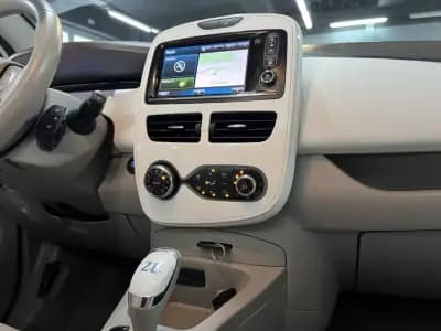 Vendo Renault Zoe 2019 - 9990 EUR, 150000 km - AUTO.MOTO.pt