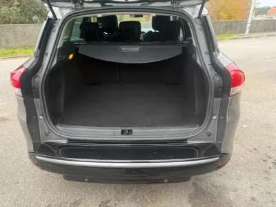 Vendo Renault Clio Sport Tourer 2014 - 7890 EUR, 179000 km - AUTO.MOTO.pt