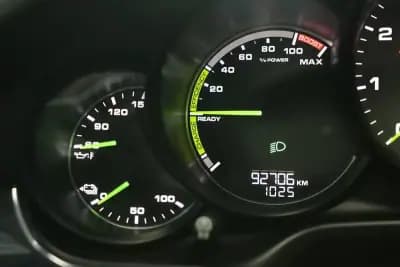 Vendo Porsche Panamera 2016 - 53900 EUR, 92706 km - AUTO.MOTO.pt