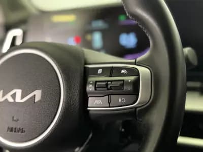 Vendo Kia Sportage 2022 - 23990 EUR, 38151 km - AUTO.MOTO.pt