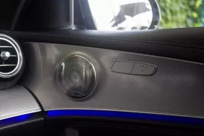 Sell Mercedes-Benz E 220 2017 - 28900 EUR, 173500 km - AUTO.MOTO.pt