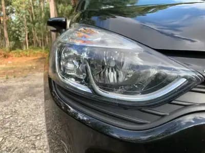 Vendo Renault Clio Sport Tourer 2019 - 13999 EUR, 127245 km - AUTO.MOTO.pt
