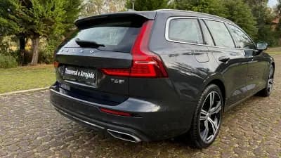 Sell Volvo V60 2020 - 26500 EUR, 129000 km - AUTO.MOTO.pt