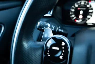 Vendo Land Rover Range Rover Velar 2019 - 52900 EUR, 115000 km - AUTO.MOTO.pt