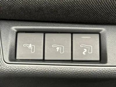 Sell Peugeot 208 2022 - 17690 EUR, 60382 km - AUTO.MOTO.pt