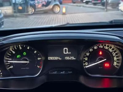Vendo Peugeot 2008 2019 - 13250 EUR, 90000 km - AUTO.MOTO.pt