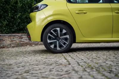 Sell Peugeot 208 2025 - 17900 EUR, 6300 km - AUTO.MOTO.pt