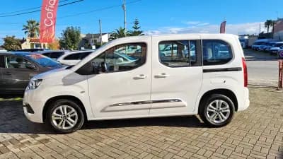 Sell Toyota Proace City Verso 2022 - 22900 EUR, 171567 km - AUTO.MOTO.pt