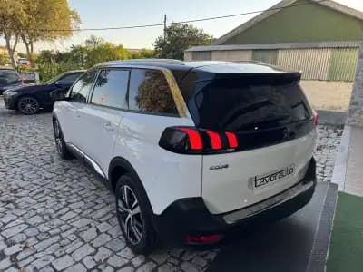 Vendo Peugeot 5008 2018 - 20500 EUR, 137000 km - AUTO.MOTO.pt