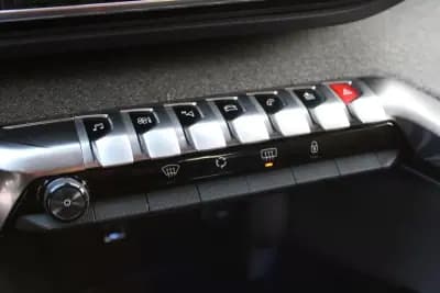 Vendo Peugeot 5008 2018 - 21990 EUR, 116000 km - AUTO.MOTO.pt