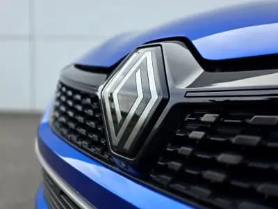 Sell Renault Clio 2024 - 21900 EUR, 57020 km - AUTO.MOTO.pt