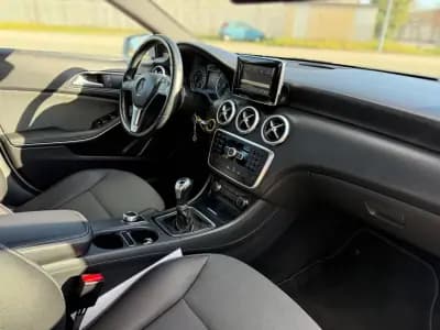 Vendo Mercedes-Benz A 180 2015 - 14250 EUR, 155500 km - AUTO.MOTO.pt