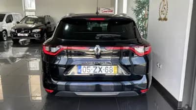 Vendo Renault Mégane Sport Tourer 2018 - 12999 EUR, 131021 km - AUTO.MOTO.pt