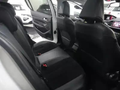 Sell Peugeot 308 2016 - 10900 EUR, 136000 km - AUTO.MOTO.pt