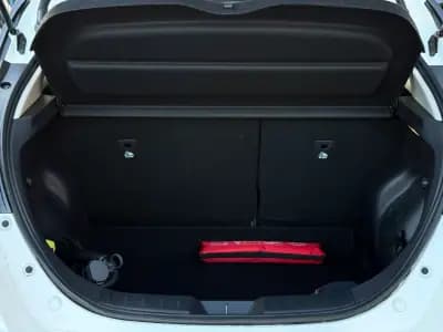 Vendo Nissan Leaf 2025 - 23250 EUR, 50 km - AUTO.MOTO.pt