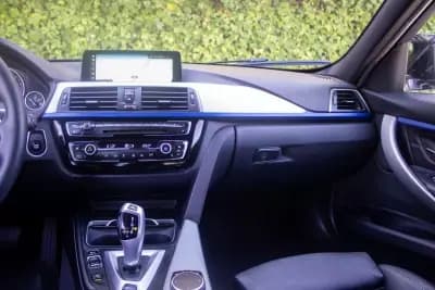 Vendo BMW 330 2016 - 21900 EUR, 146000 km - AUTO.MOTO.pt