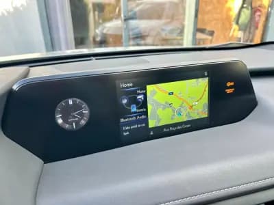 Vendo Lexus UX 250h 2021 - 31990 EUR, 54656 km - AUTO.MOTO.pt