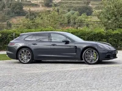 Sell Porsche Panamera Sport Turismo 2018 - 64999 EUR, 128000 km - AUTO.MOTO.pt