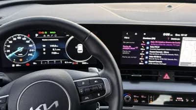 Vendo Kia Sportage 2024 - 34990 EUR, 5360 km - AUTO.MOTO.pt