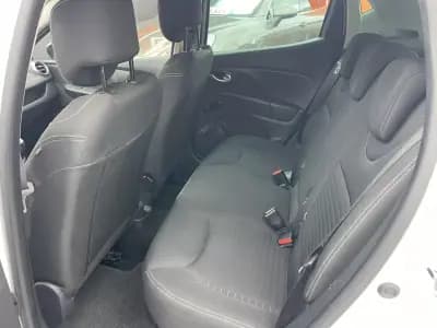 Vendo Renault Clio 2018 - 13950 EUR, 110232 km - AUTO.MOTO.pt