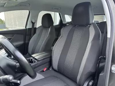 Vendo Peugeot 3008 2019 - 13900 EUR, 180000 km - AUTO.MOTO.pt