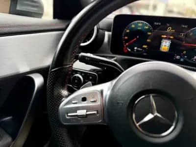Vendo Mercedes-Benz CLA 180 2019 - 29950 EUR, 73000 km - AUTO.MOTO.pt