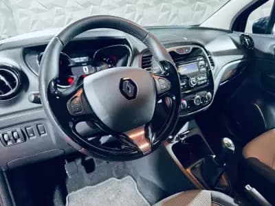 Sell Renault Captur 2016 - 11990 EUR, 114588 km - AUTO.MOTO.pt