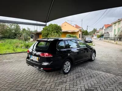 Vendo Volkswagen Golf Variant 2019 - 13590 EUR, 180000 km - AUTO.MOTO.pt