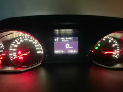 Sell Peugeot 308 2014 - 8990 EUR, 180724 km - AUTO.MOTO.pt