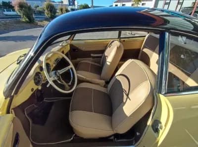Vendo Volkswagen Karmann Ghia 1962 - 39900 EUR, 95000 km - AUTO.MOTO.pt