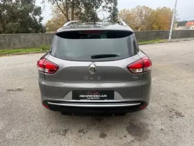 Vendo Renault Clio Sport Tourer 2014 - 7890 EUR, 179000 km - AUTO.MOTO.pt
