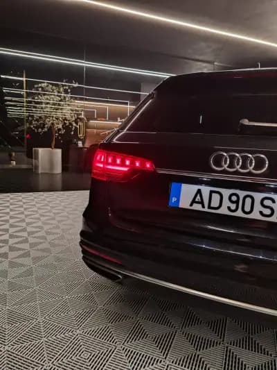 Sell Audi A4 Avant 2020 - 29500 EUR, 113000 km - AUTO.MOTO.pt