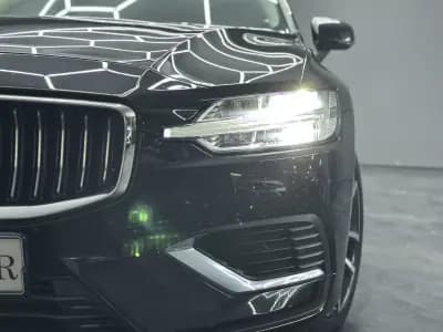 Vendo Volvo V60 2023 - 37500 EUR, 75000 km - AUTO.MOTO.pt